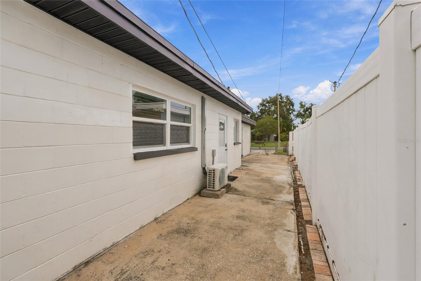 10259 NARANJA ST — photo 35