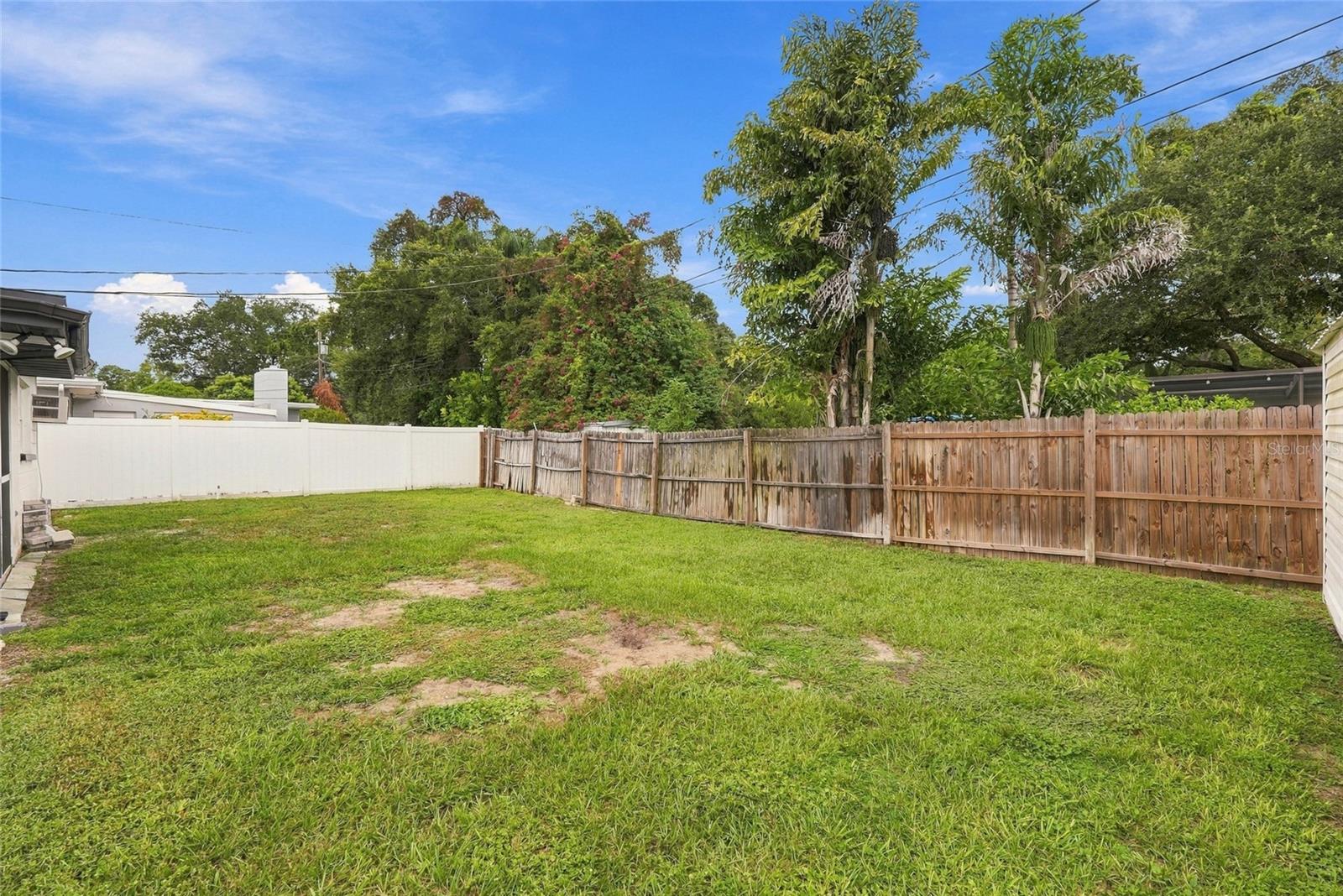 10259 NARANJA ST — photo 32