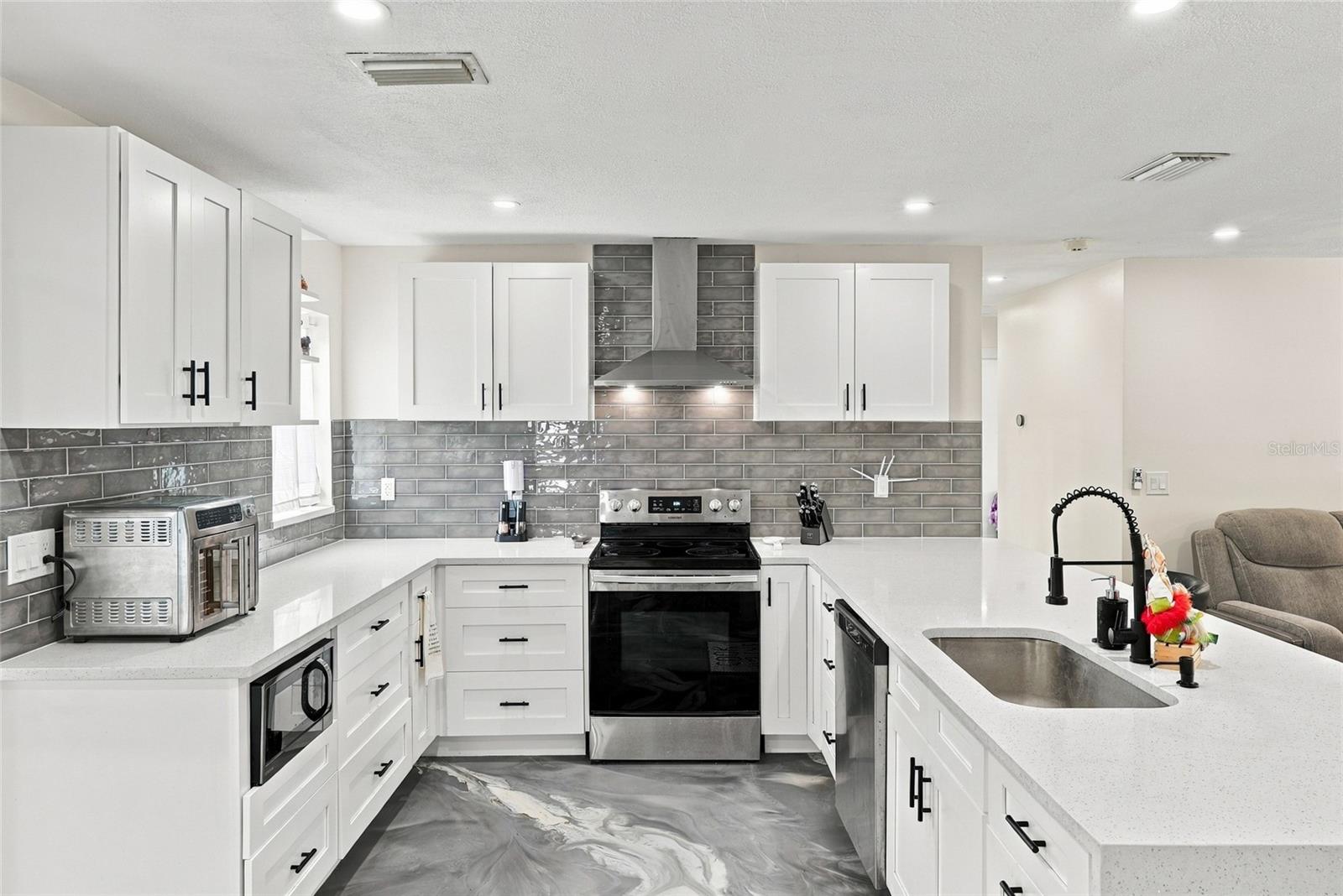 10259 NARANJA ST — photo 10