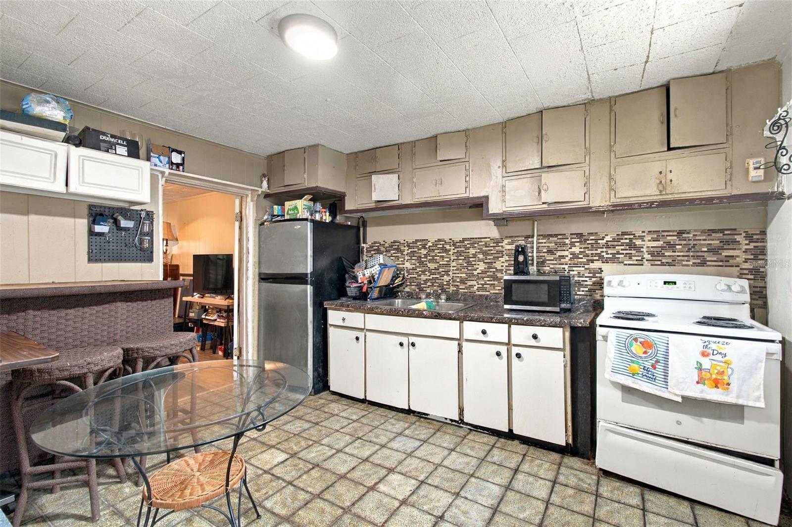 2402 N HIGHLAND AVE — photo 21