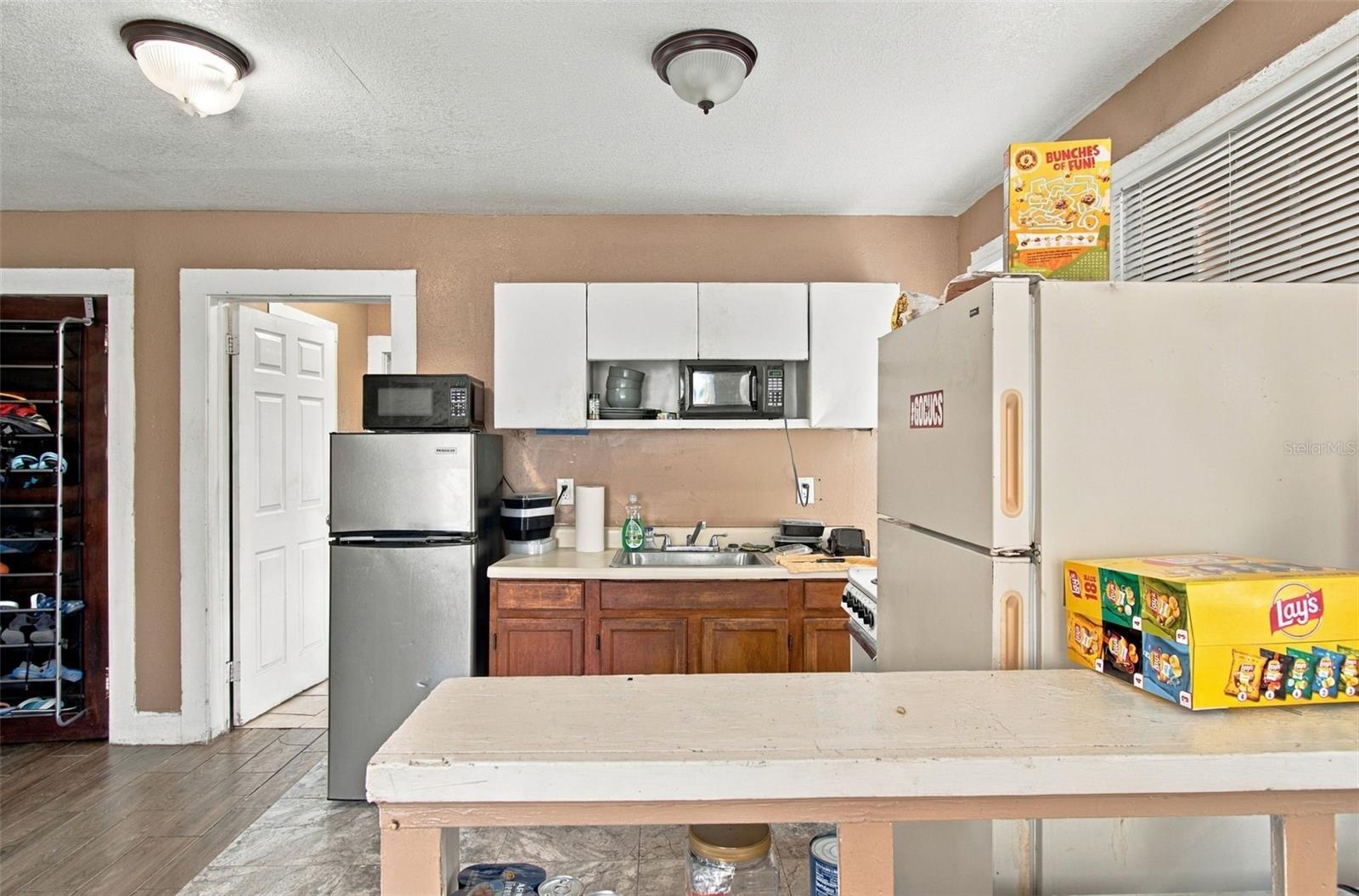 2402 N HIGHLAND AVE — photo 34