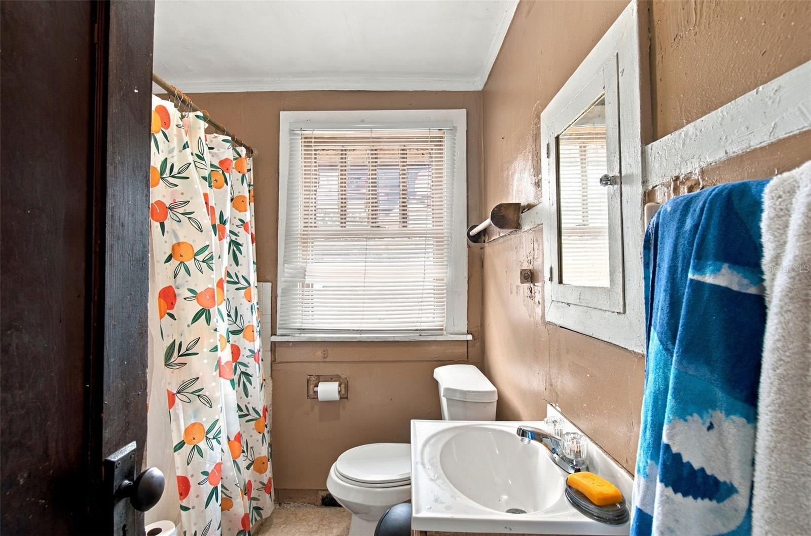 2402 N HIGHLAND AVE — photo 36