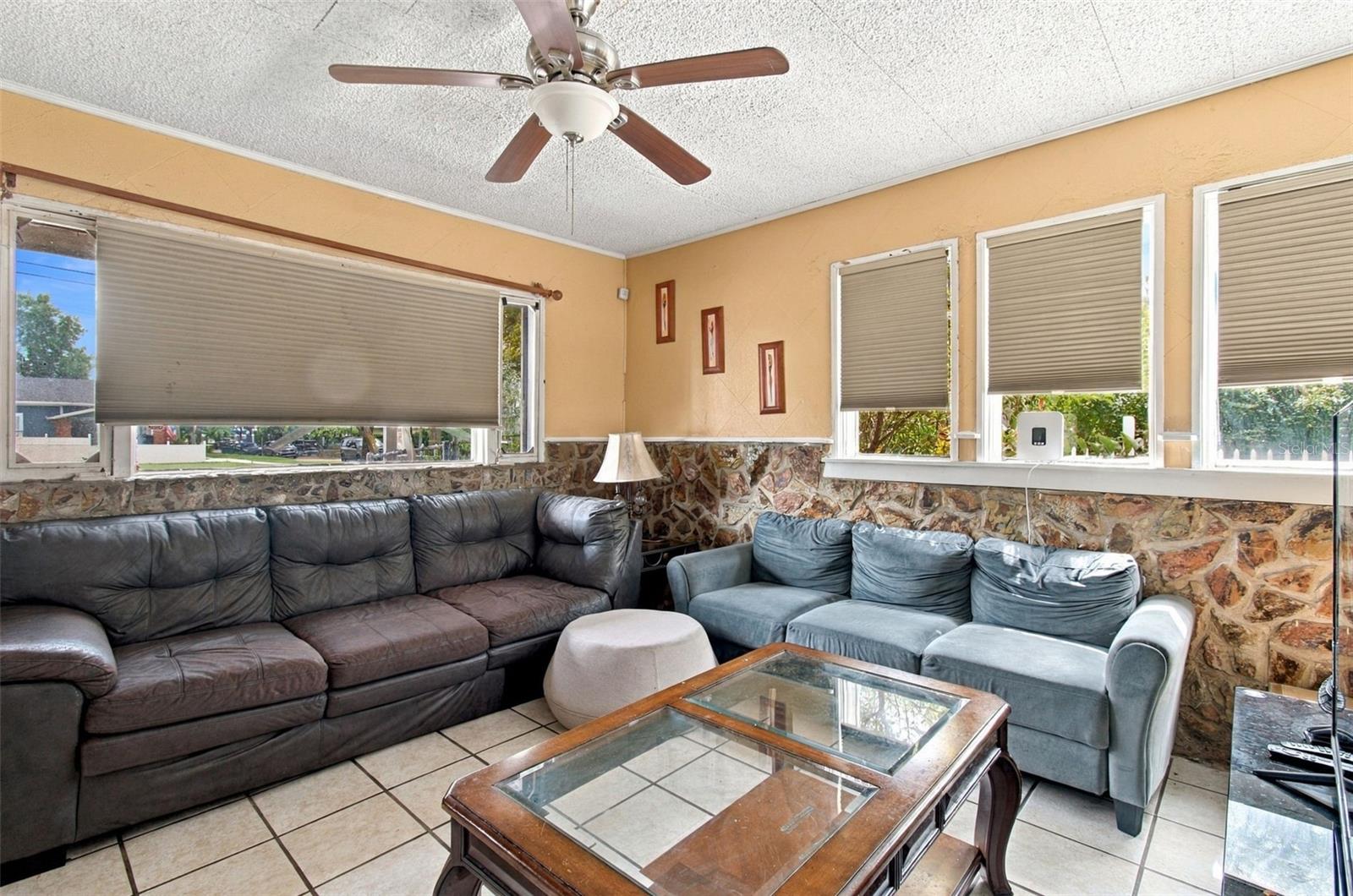 2402 N HIGHLAND AVE — photo 19