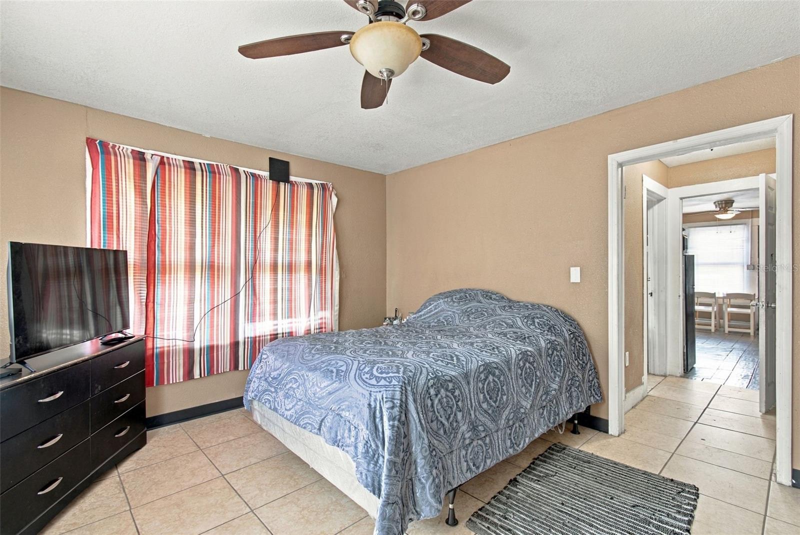 2402 N HIGHLAND AVE — photo 37