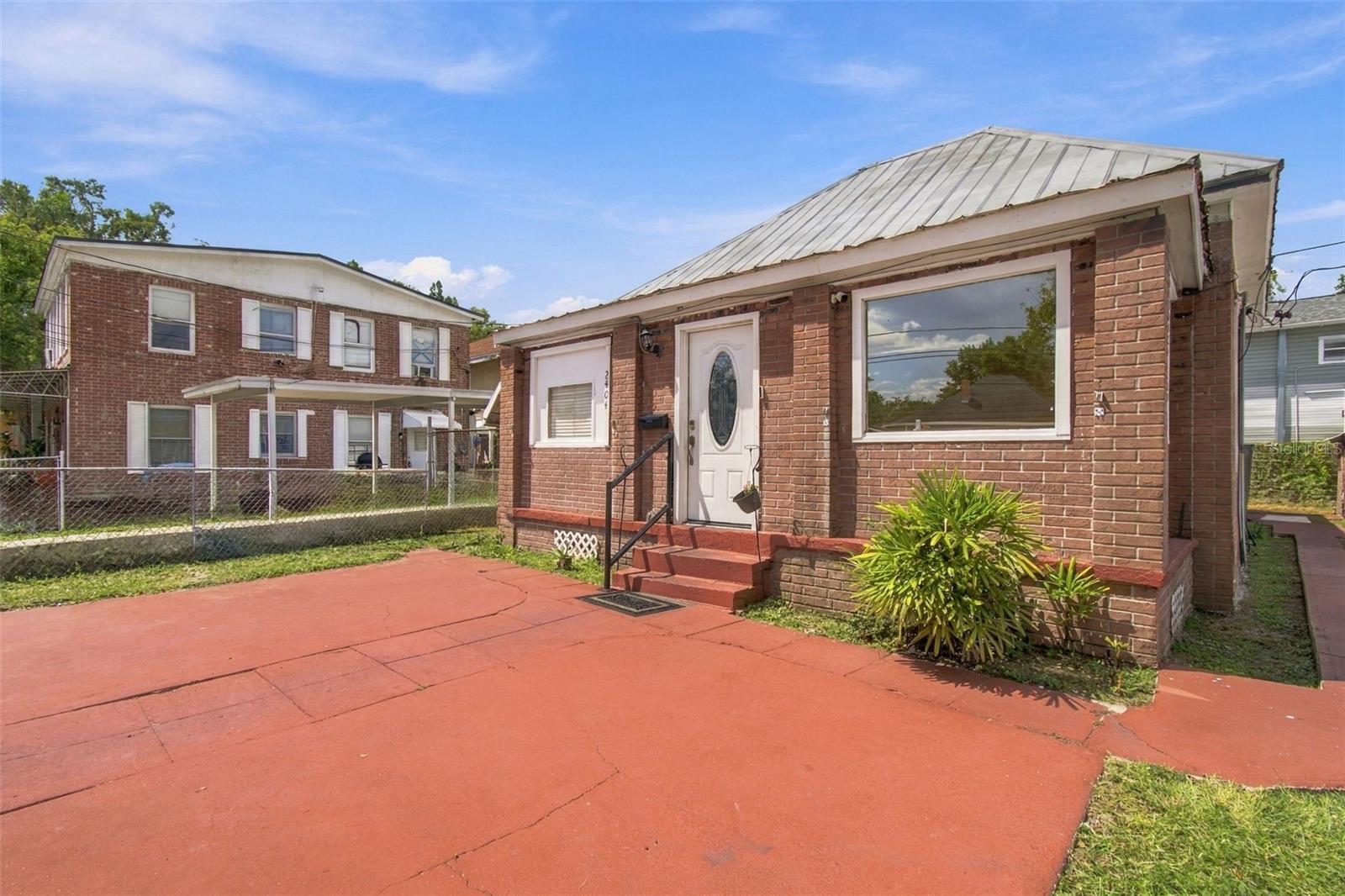 2402 N HIGHLAND AVE — photo 3