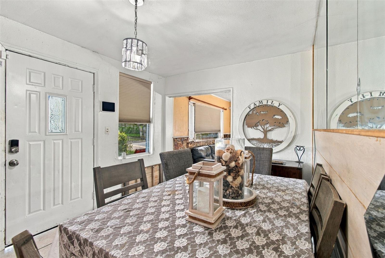 2402 N HIGHLAND AVE — photo 17