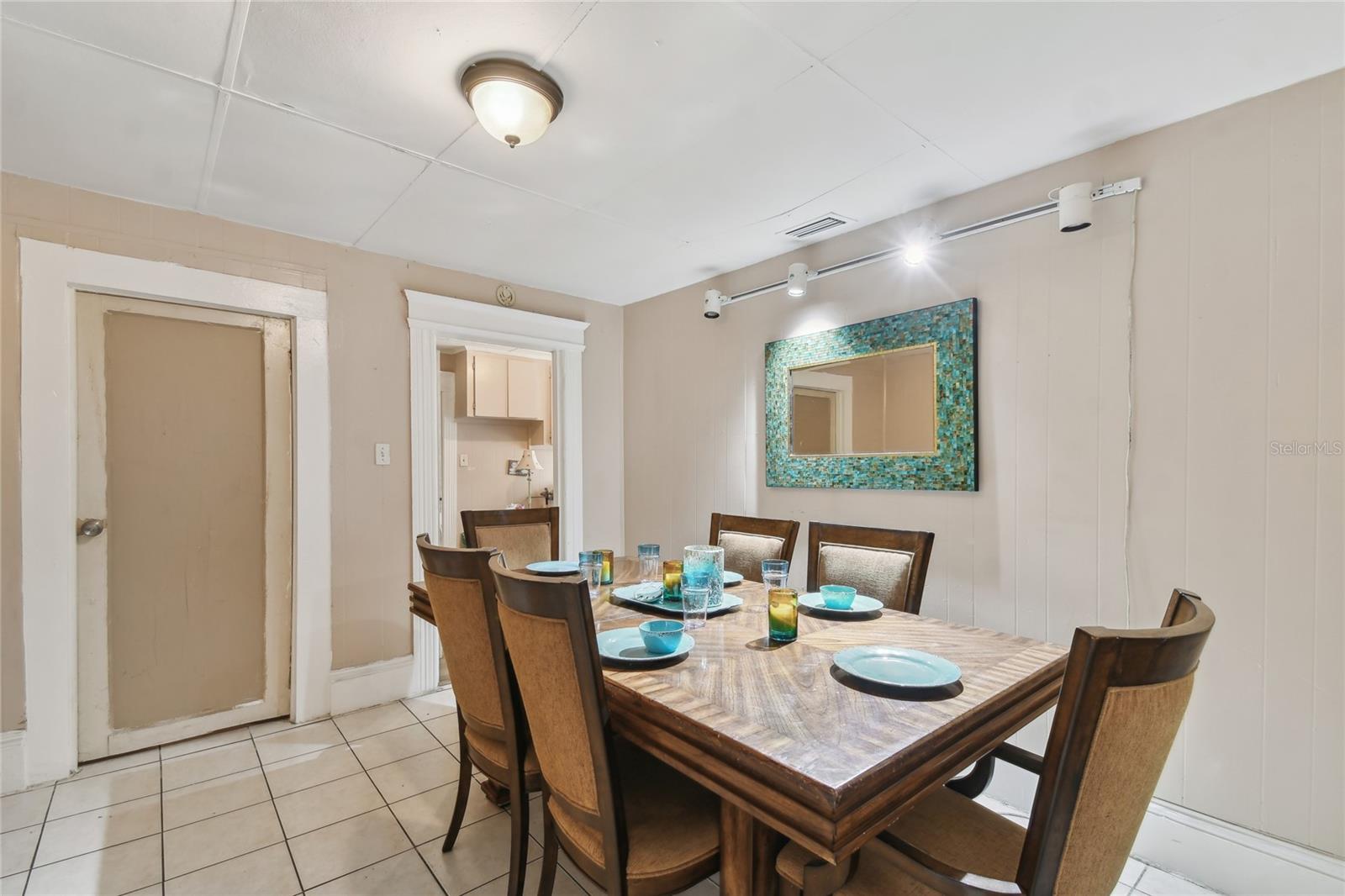 2402 N HIGHLAND AVE — photo 43