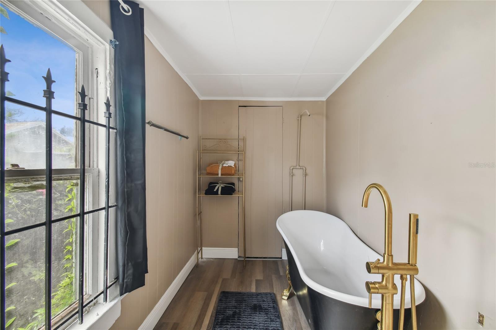 2402 N HIGHLAND AVE — photo 48