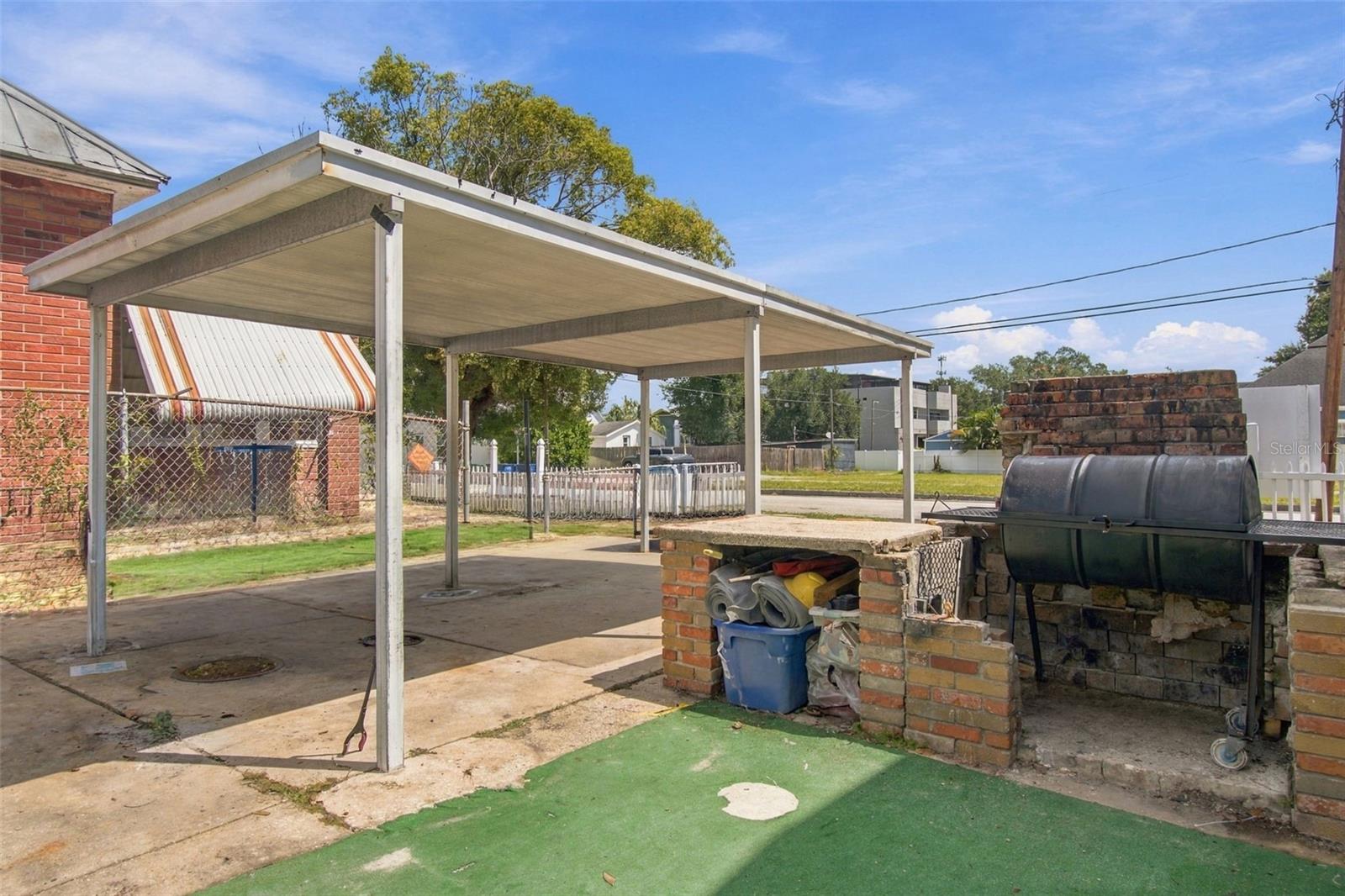 2402 N HIGHLAND AVE — photo 14