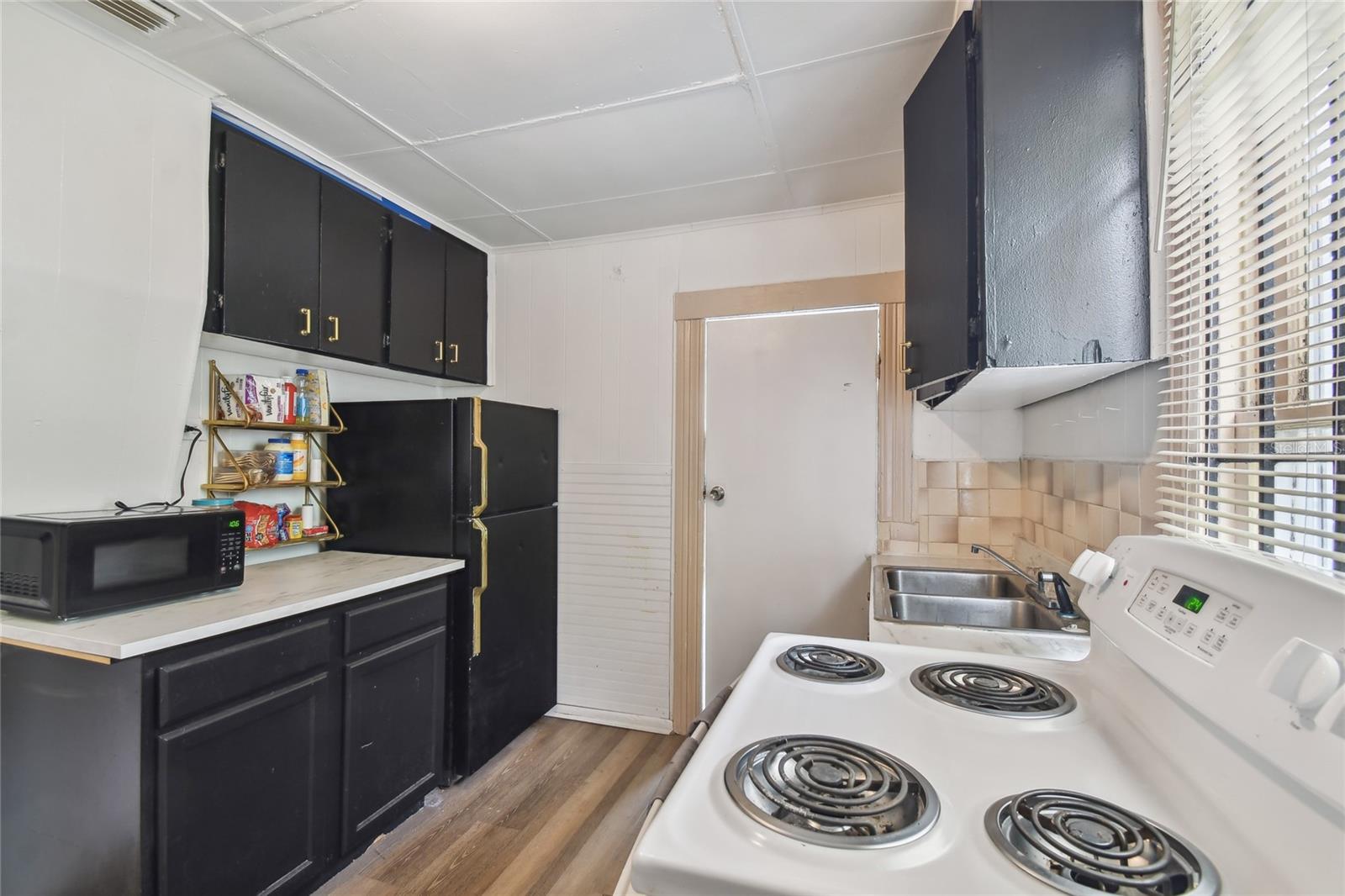 2402 N HIGHLAND AVE — photo 49