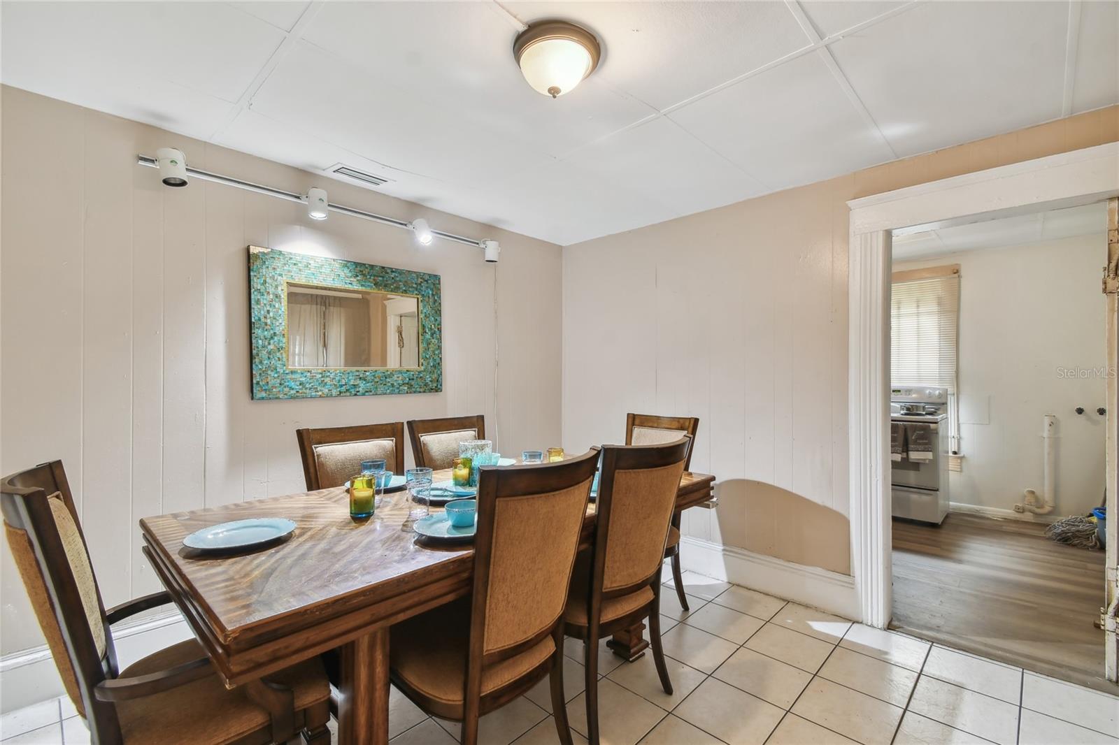 2402 N HIGHLAND AVE — photo 45
