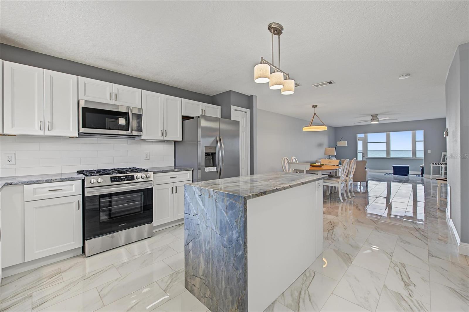 7 DUNOON PL #104 — photo 4