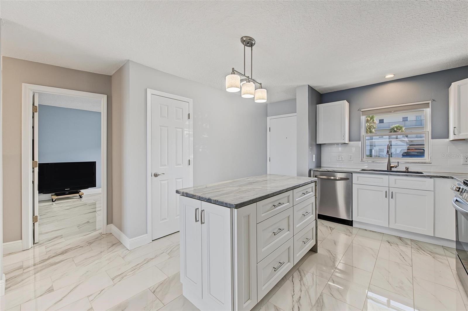 7 DUNOON PL #104 — photo 3