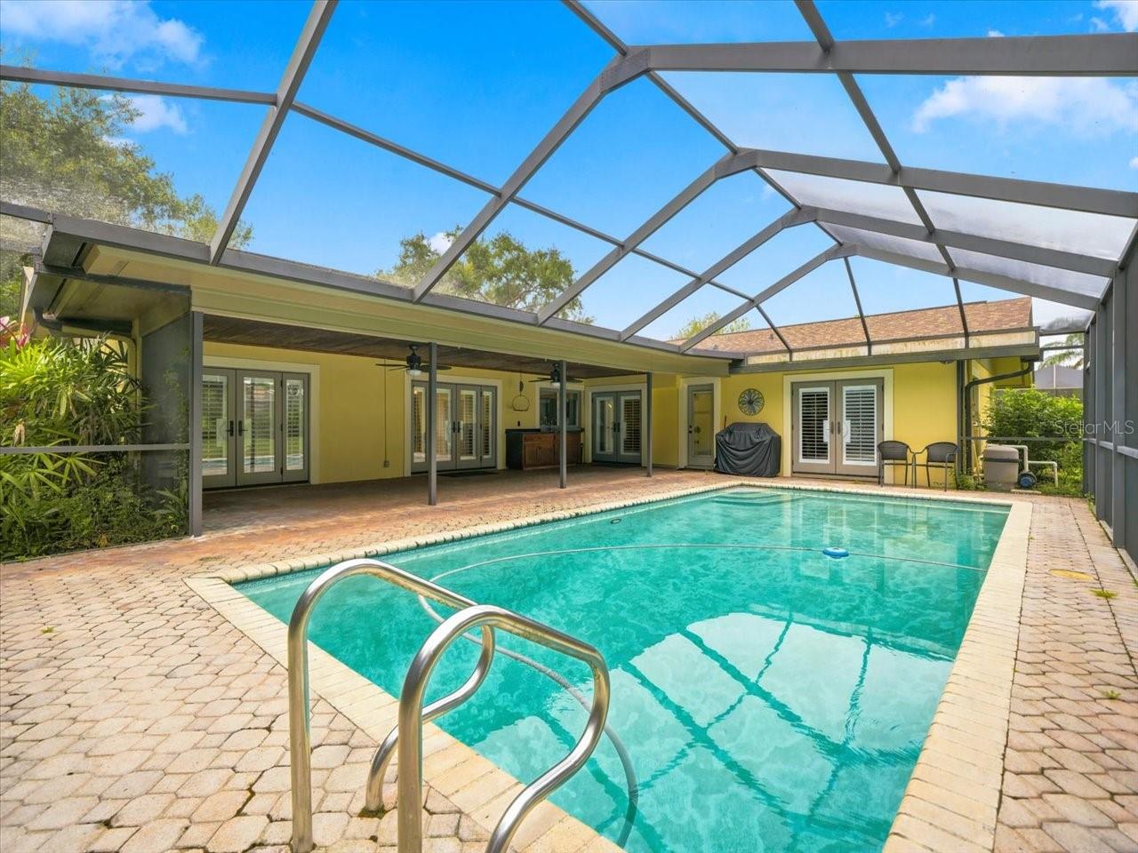 13903 MIDDLE PARK DR — photo 4