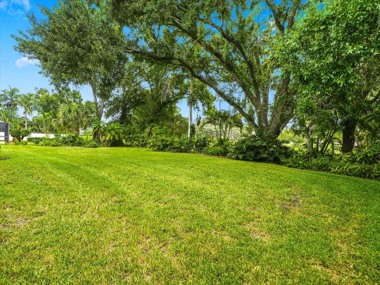 13903 MIDDLE PARK DR — photo 48