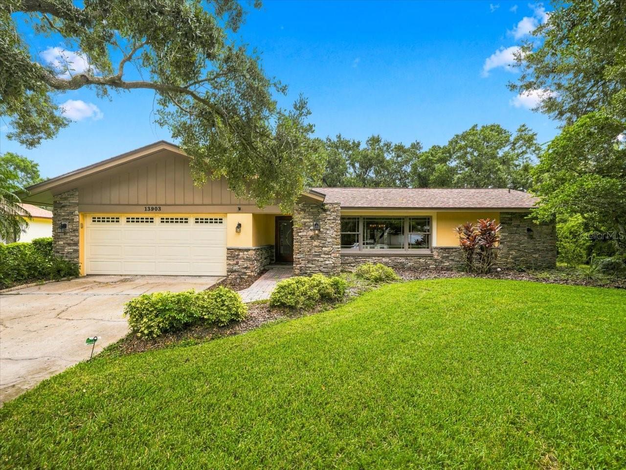13903 MIDDLE PARK DR — photo 2
