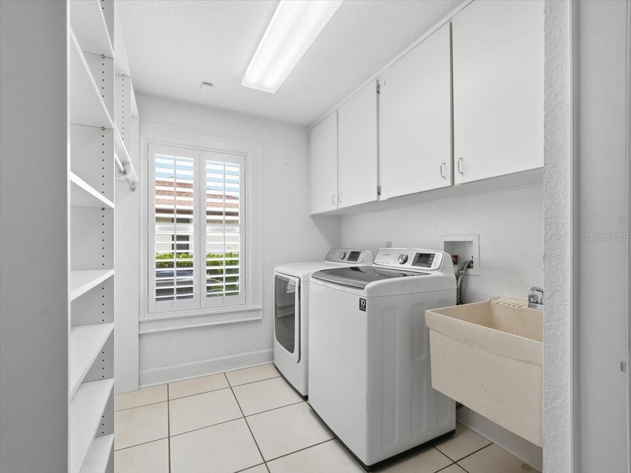 13903 MIDDLE PARK DR — photo 44