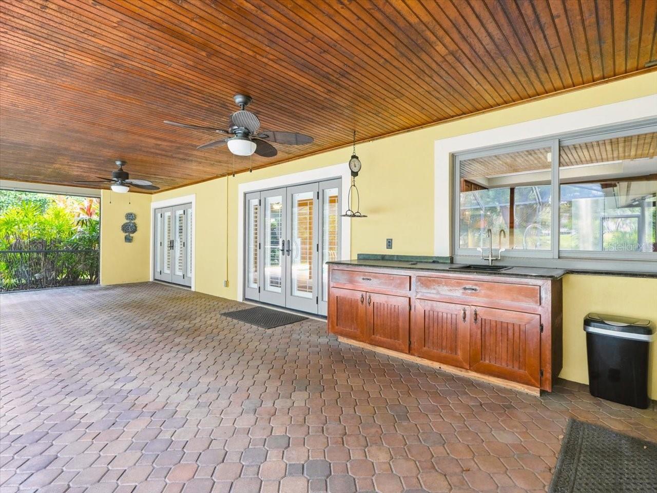 13903 MIDDLE PARK DR — photo 46