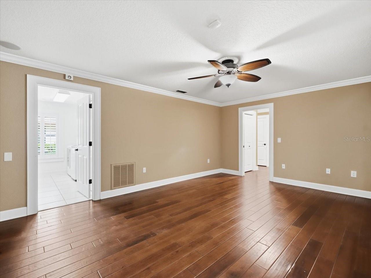 13903 MIDDLE PARK DR — photo 29