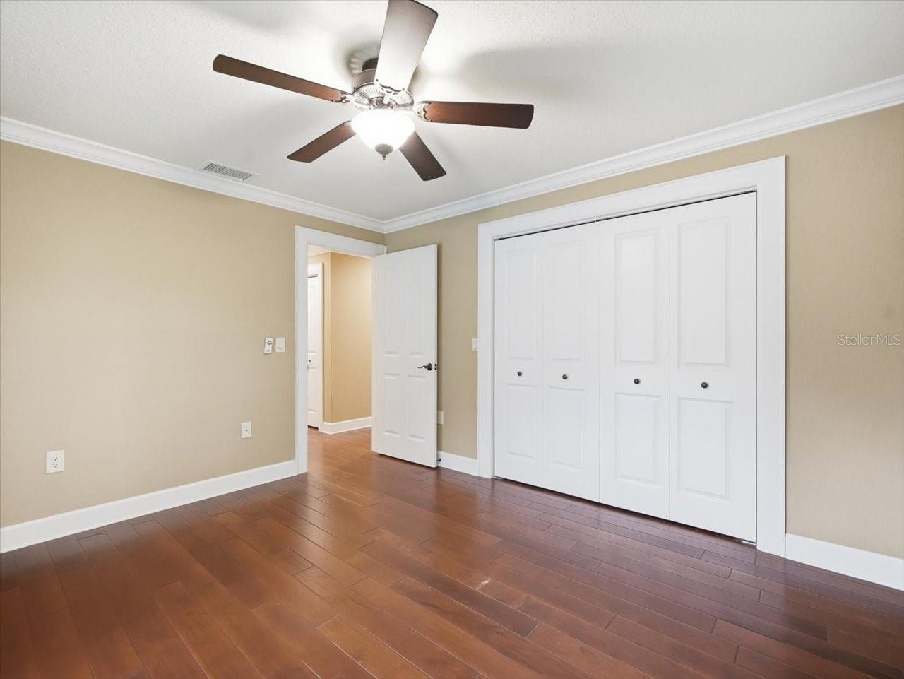 13903 MIDDLE PARK DR — photo 36