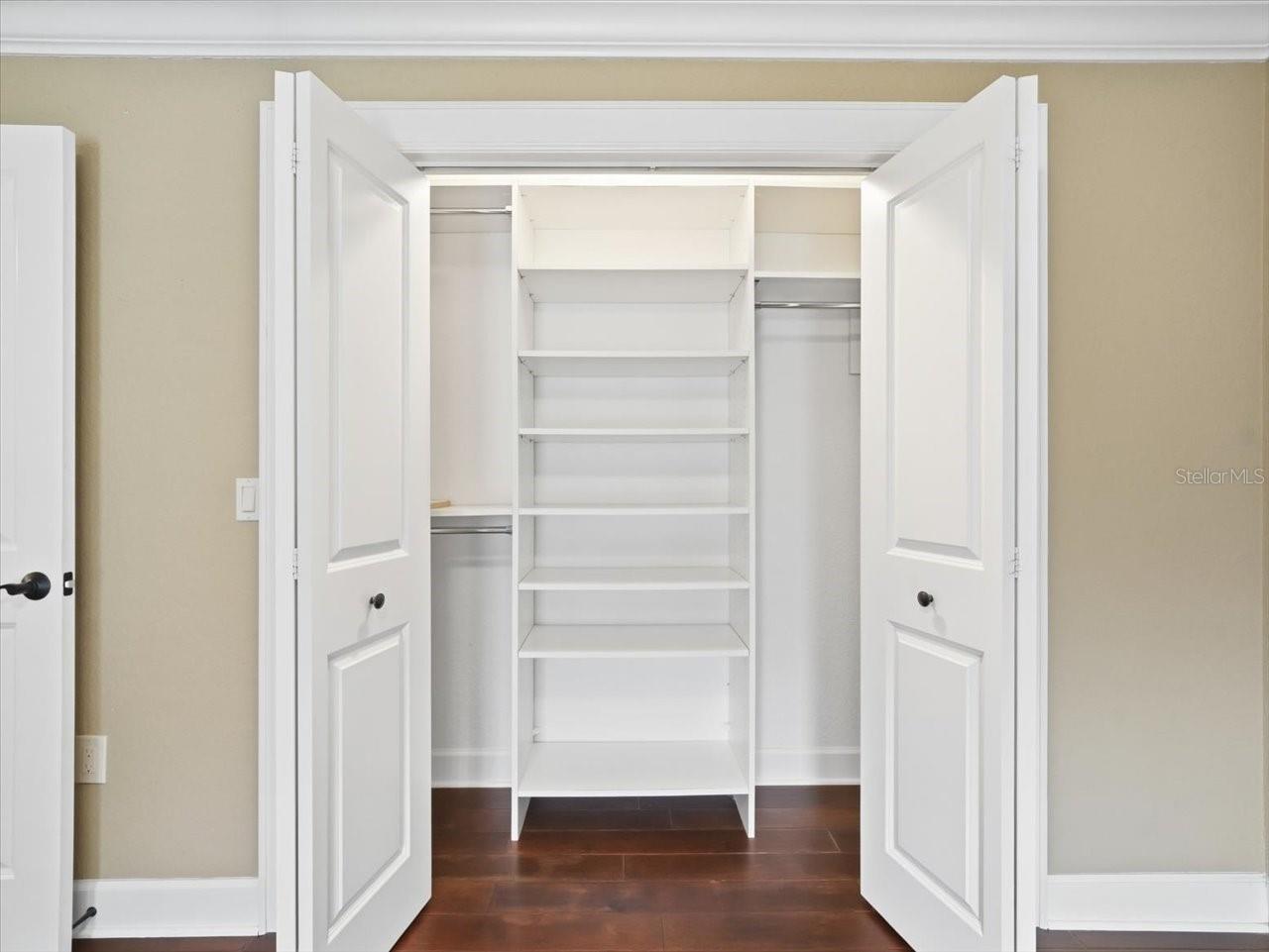 13903 MIDDLE PARK DR — photo 37