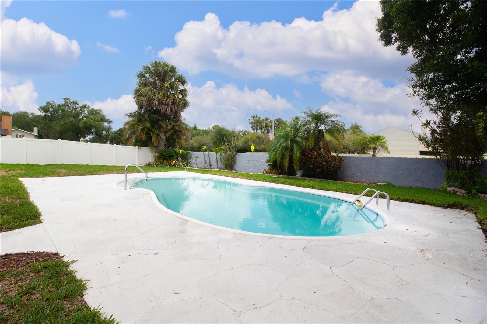 4313 HOLLOW HILL DR — photo 25