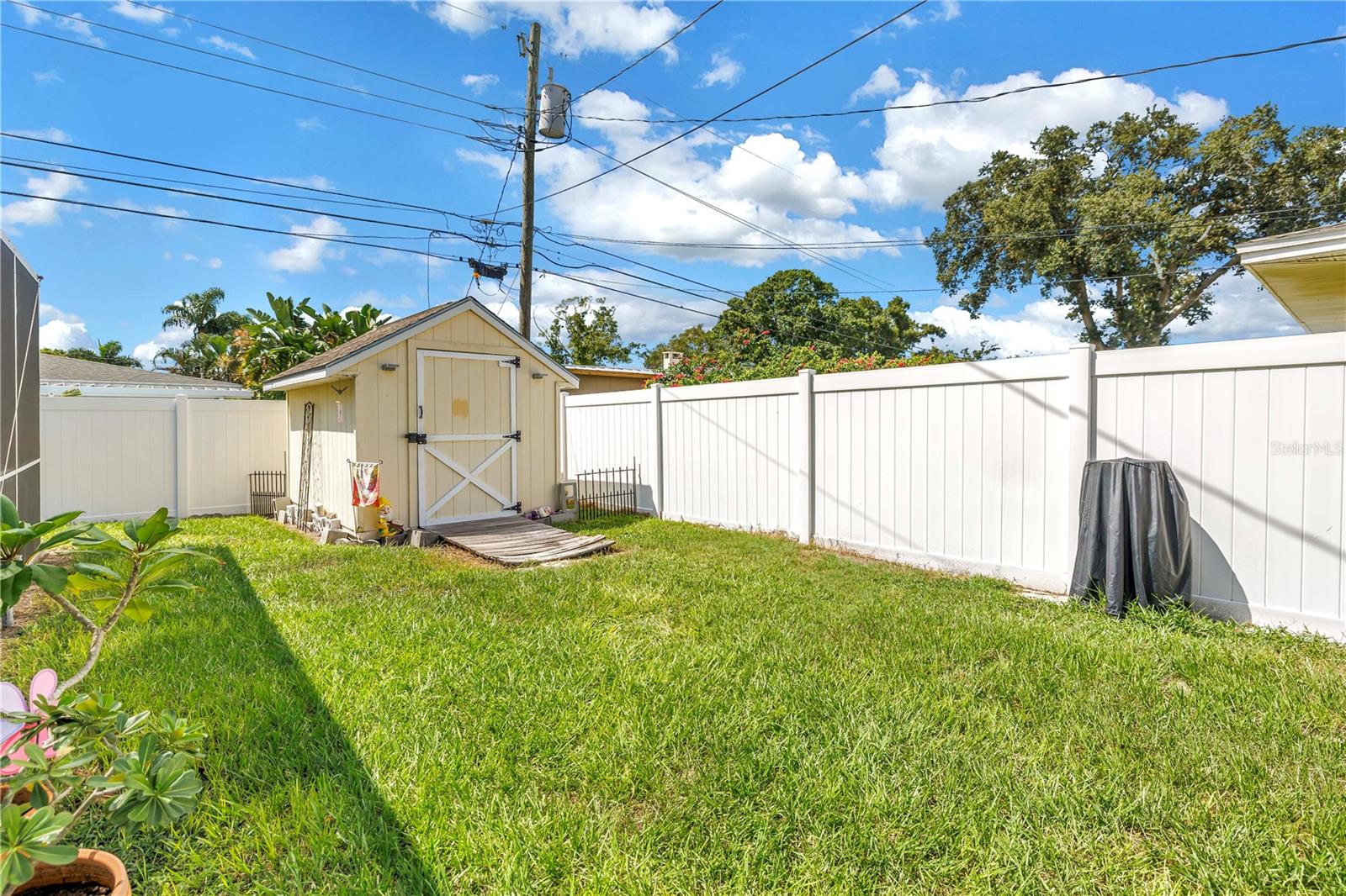 1350 WOODCREST AVE — photo 46