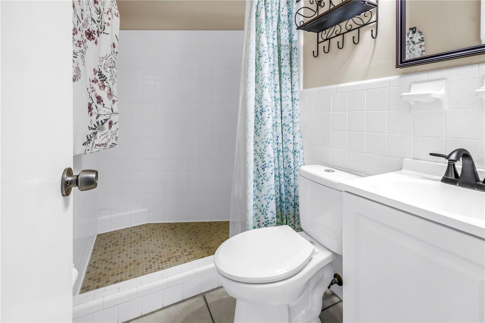 1350 WOODCREST AVE — photo 30