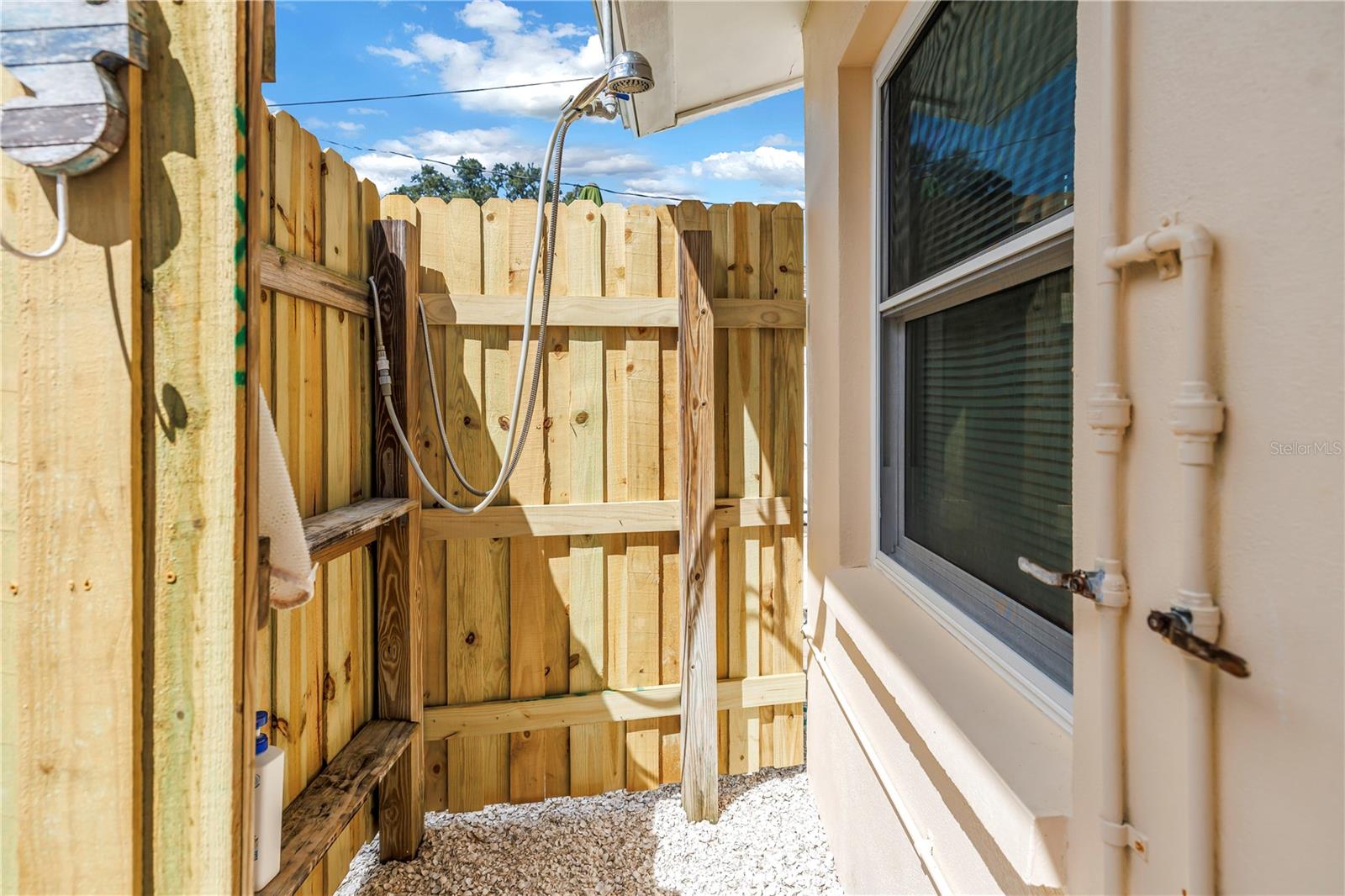 1350 WOODCREST AVE — photo 49