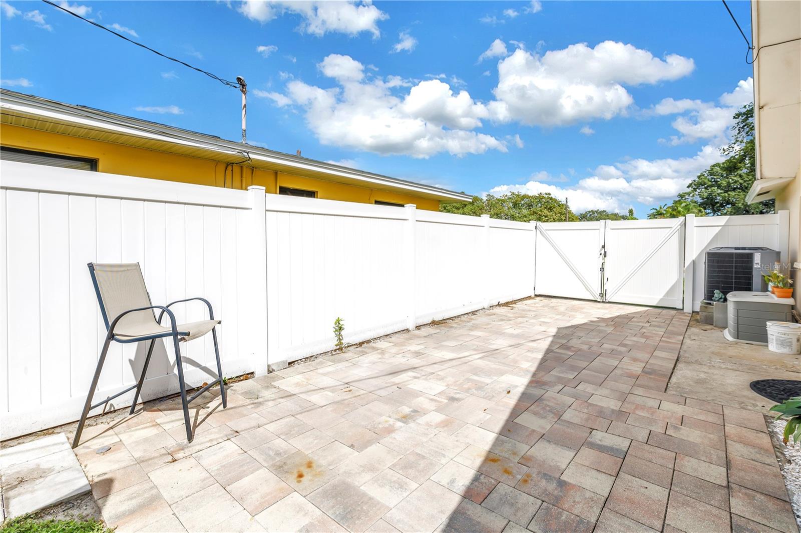 1350 WOODCREST AVE — photo 48