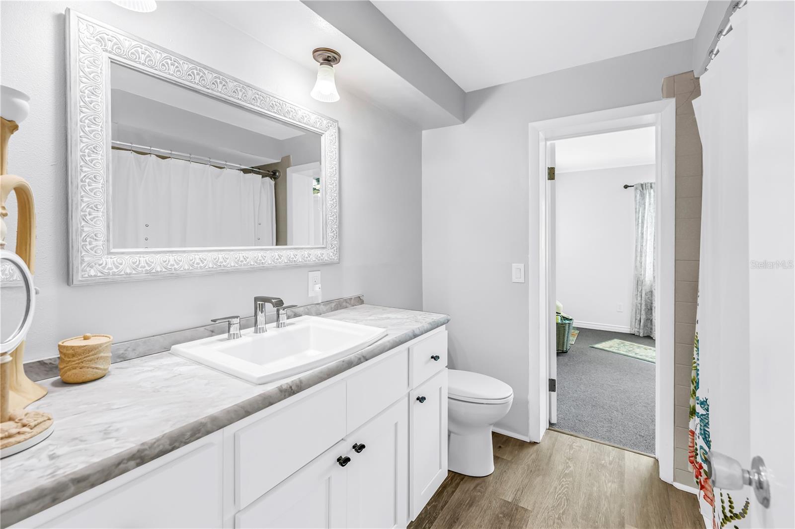 1350 WOODCREST AVE — photo 26