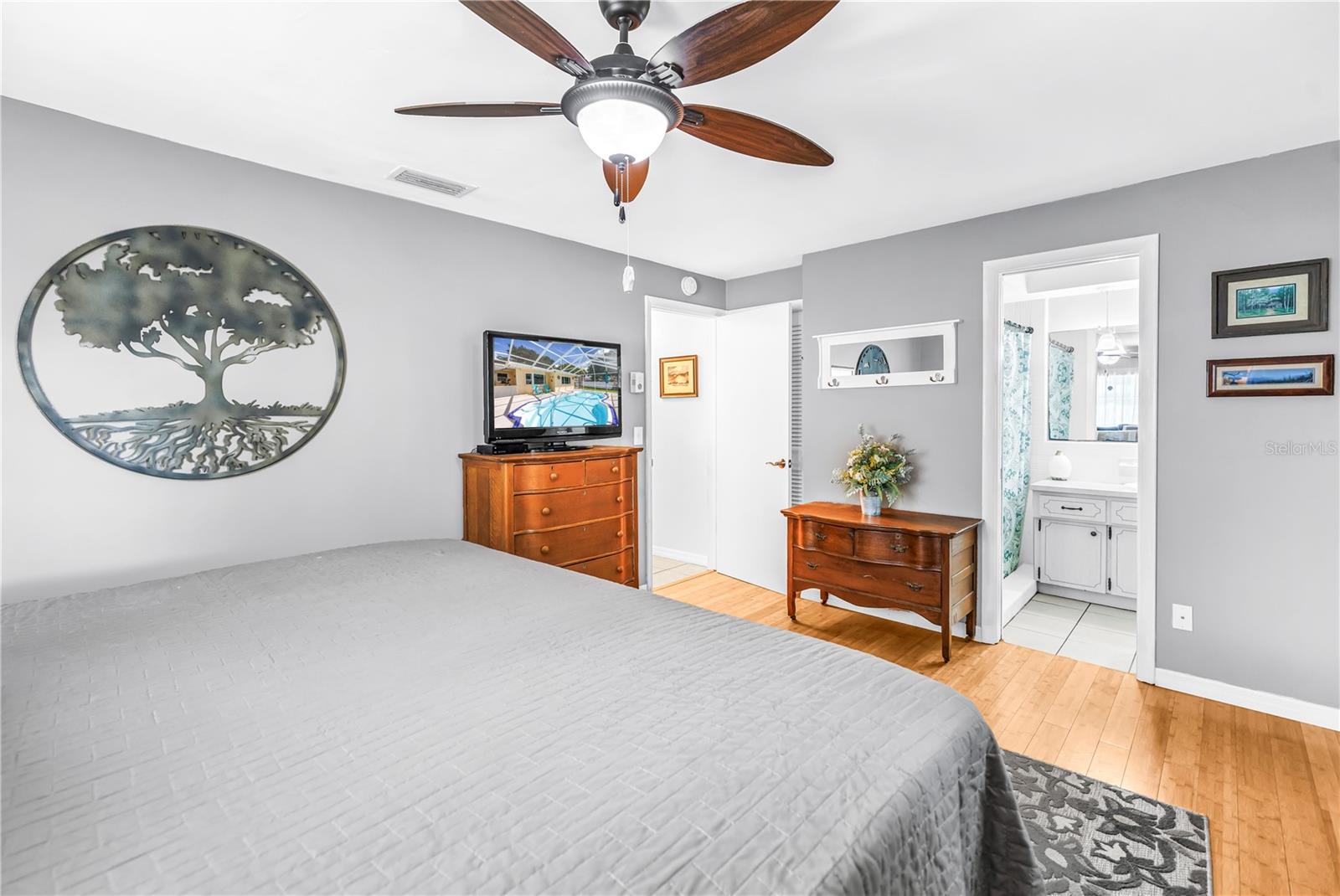 1350 WOODCREST AVE — photo 19