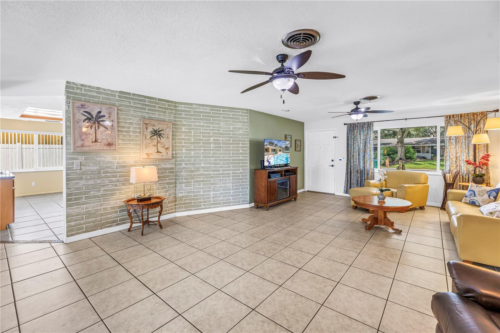 1350 WOODCREST AVE — photo 11