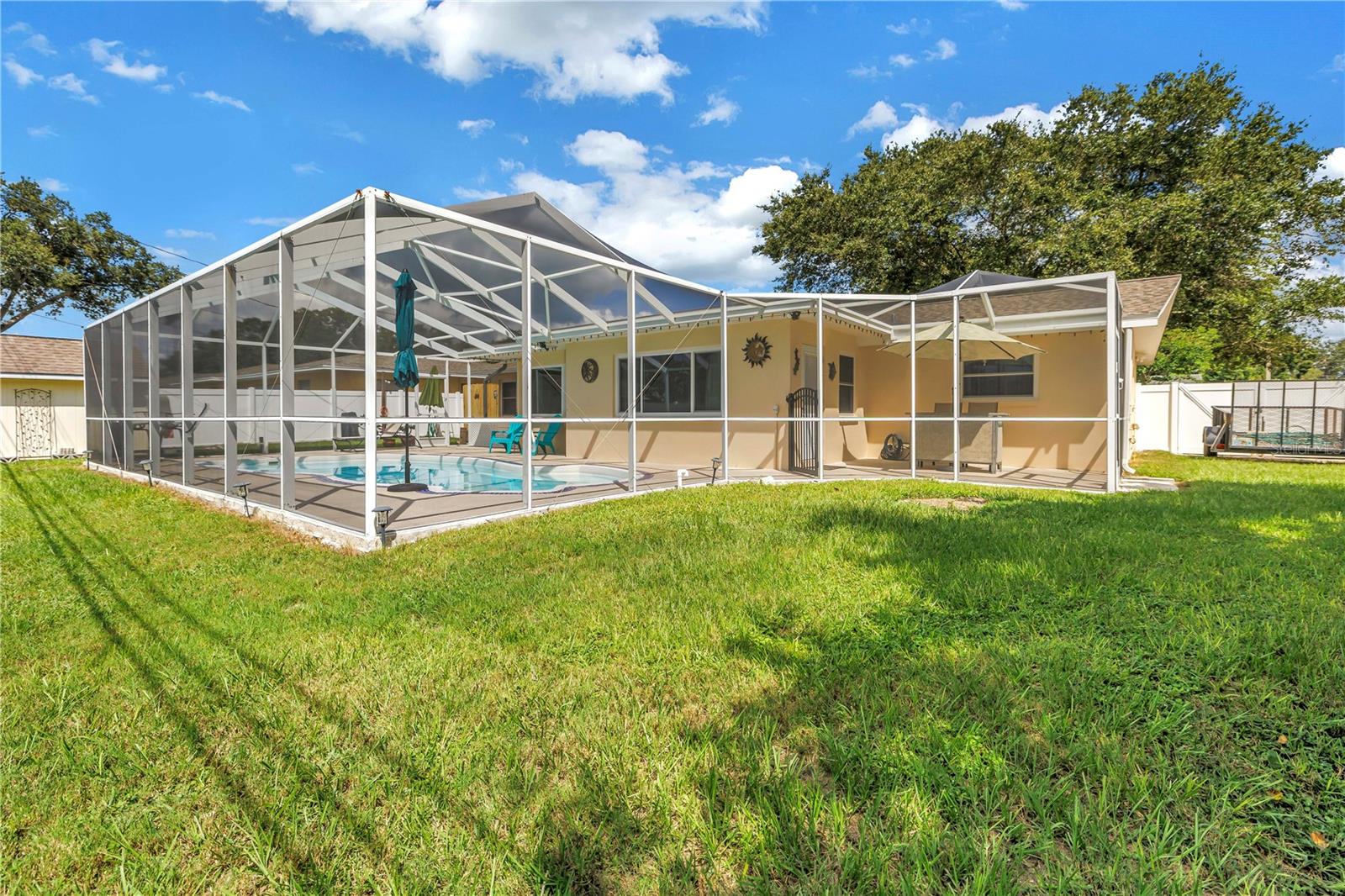 1350 WOODCREST AVE — photo 41