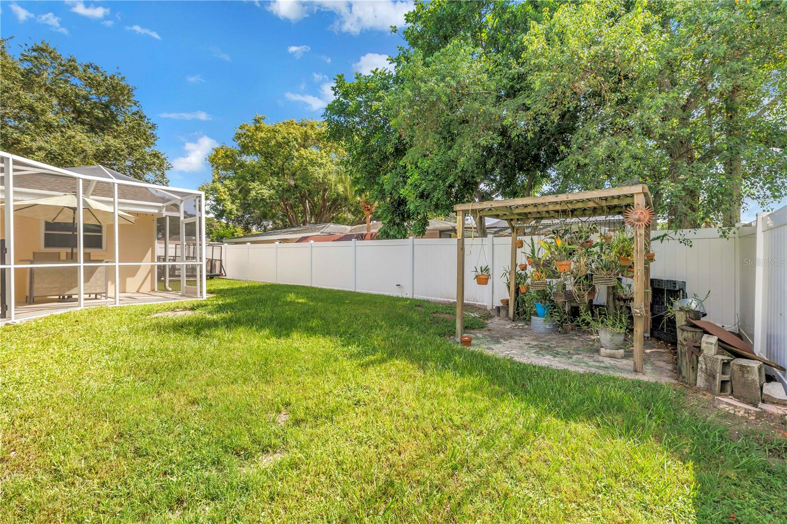 1350 WOODCREST AVE — photo 42