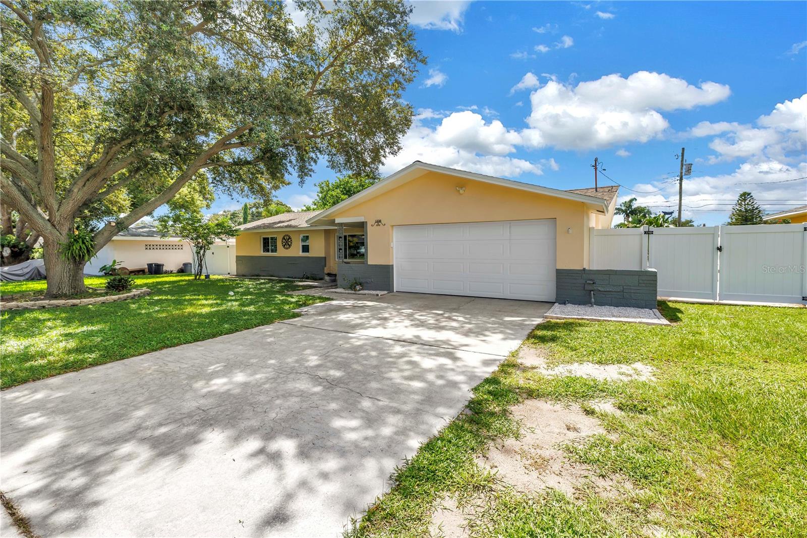 1350 WOODCREST AVE — photo 50