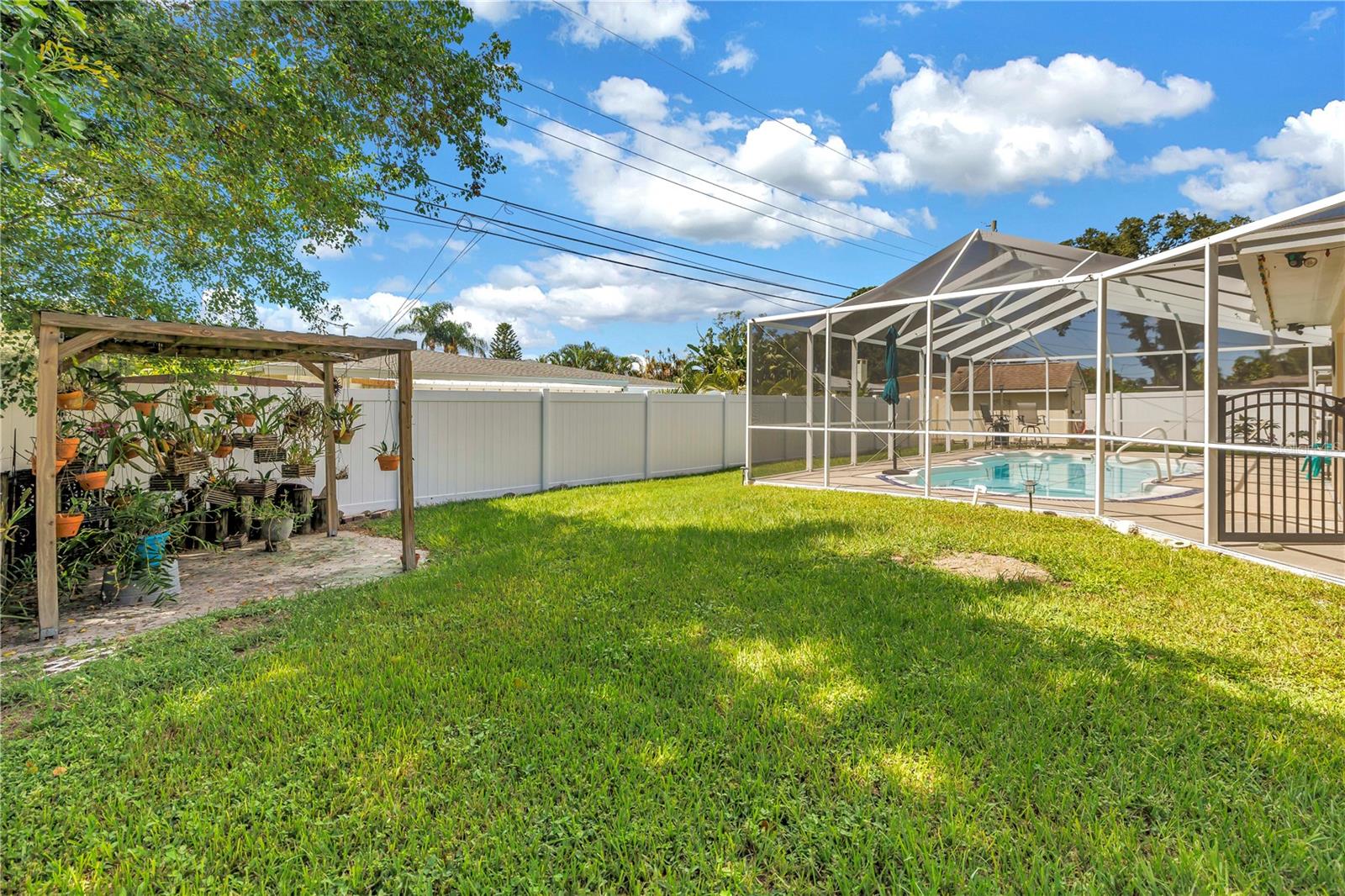 1350 WOODCREST AVE — photo 45