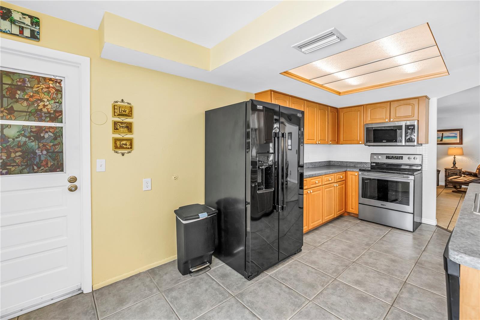 1350 WOODCREST AVE — photo 16