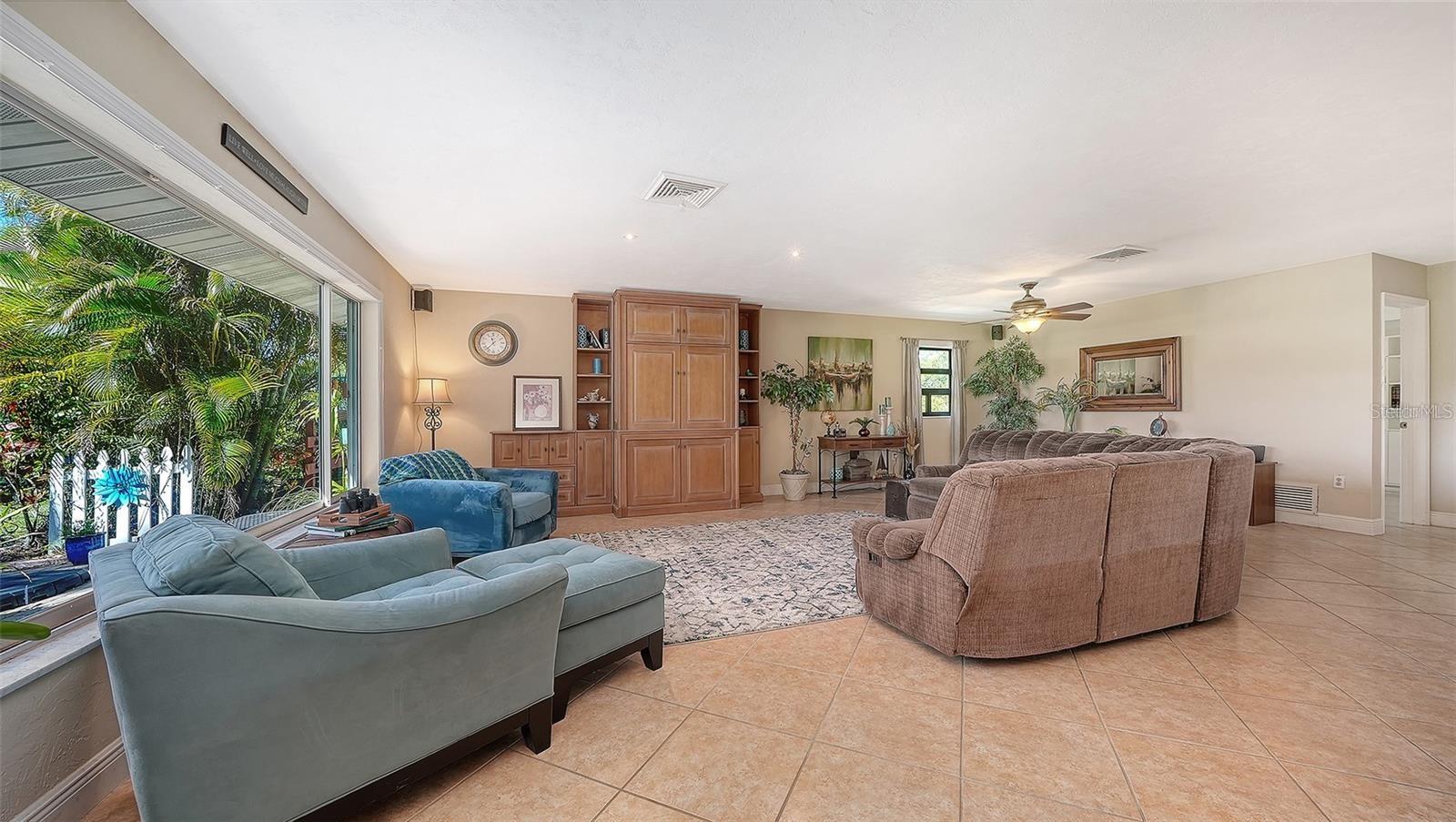 836 MAGELLAN DR — photo 5