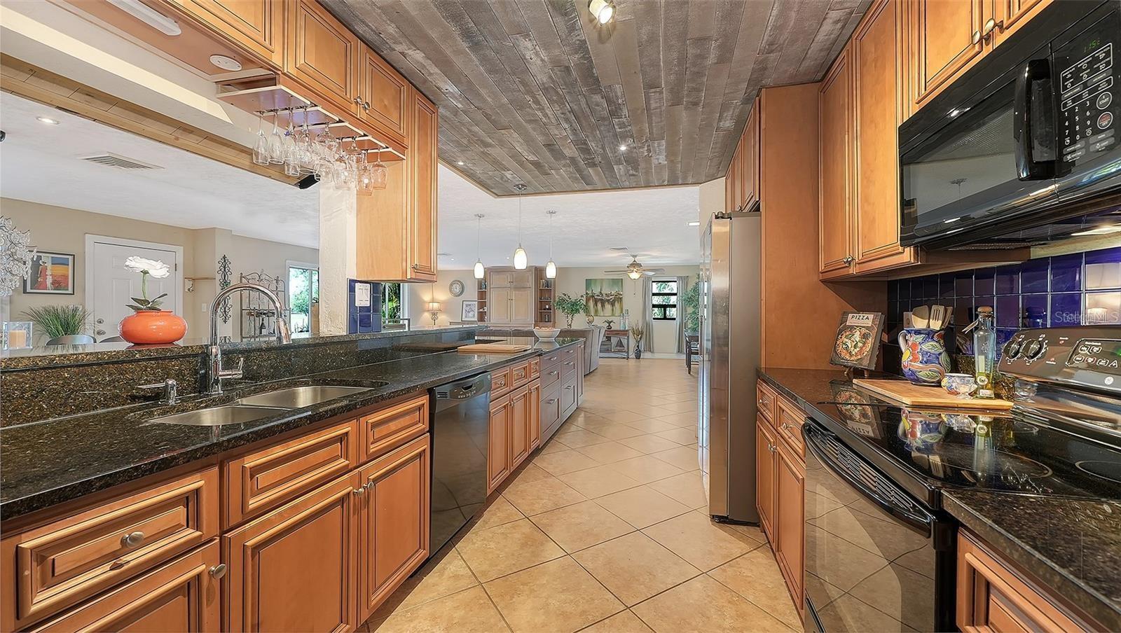 836 MAGELLAN DR — photo 9