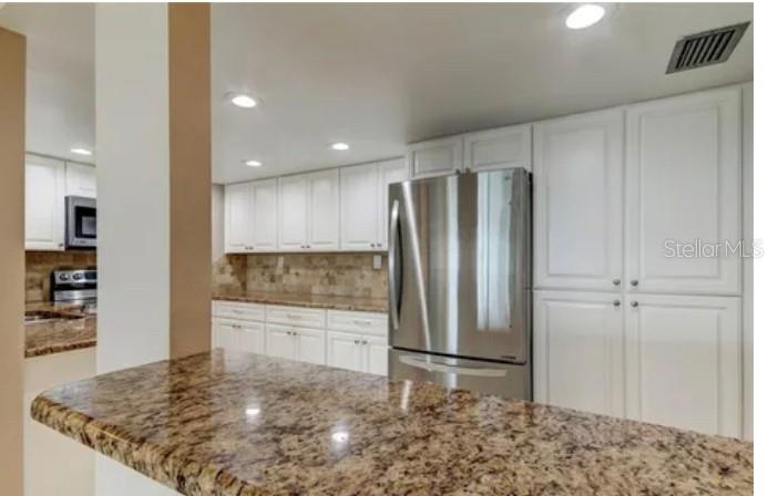 400 ISLAND WAY #708 — photo 9