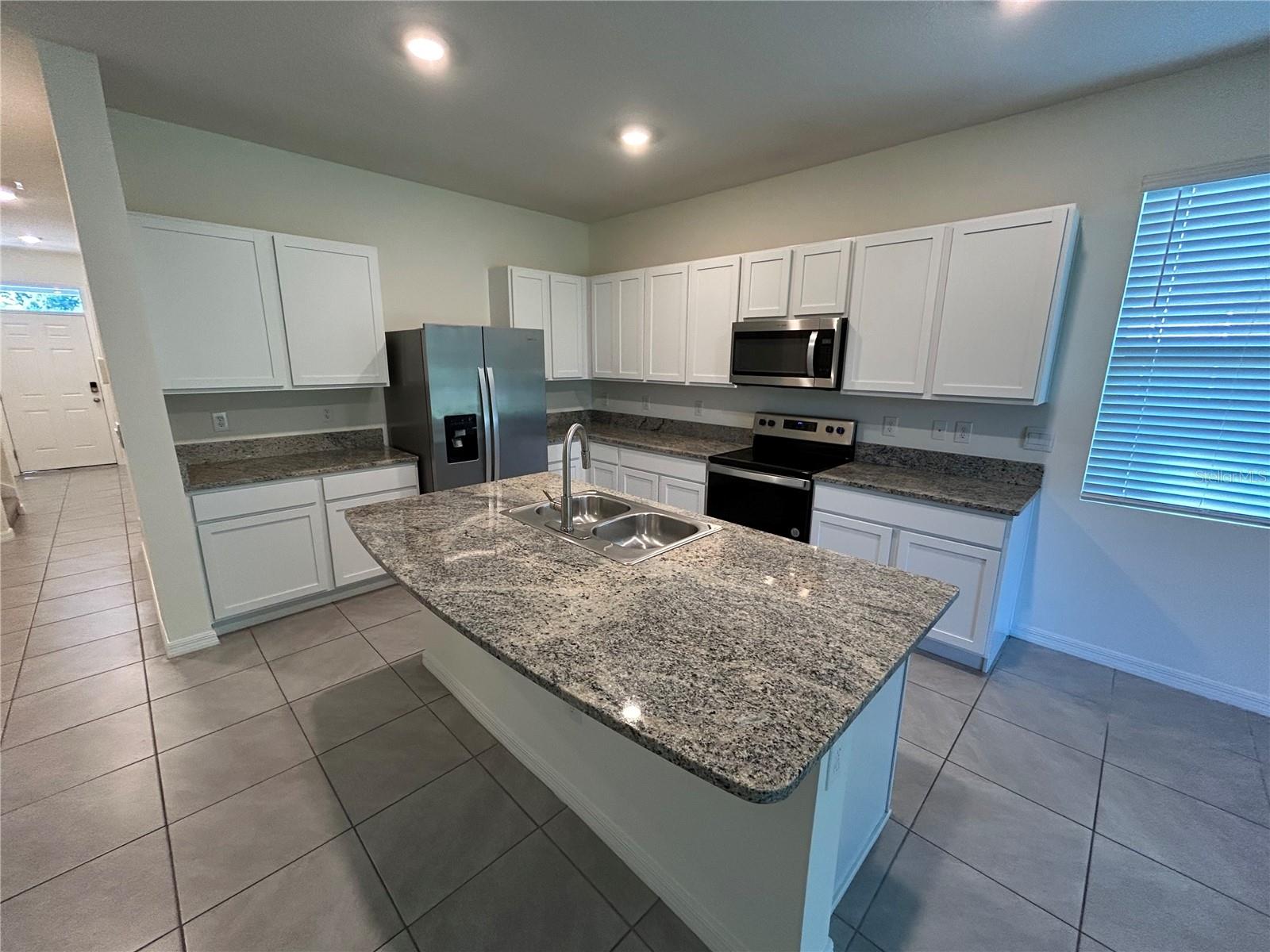 8736 MILESTONE DR — photo 4
