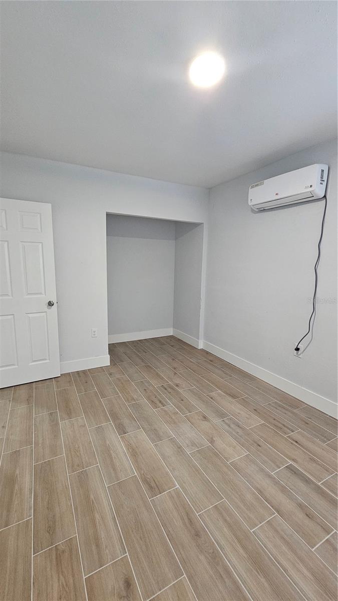 1806 E LINDA ST — photo 27