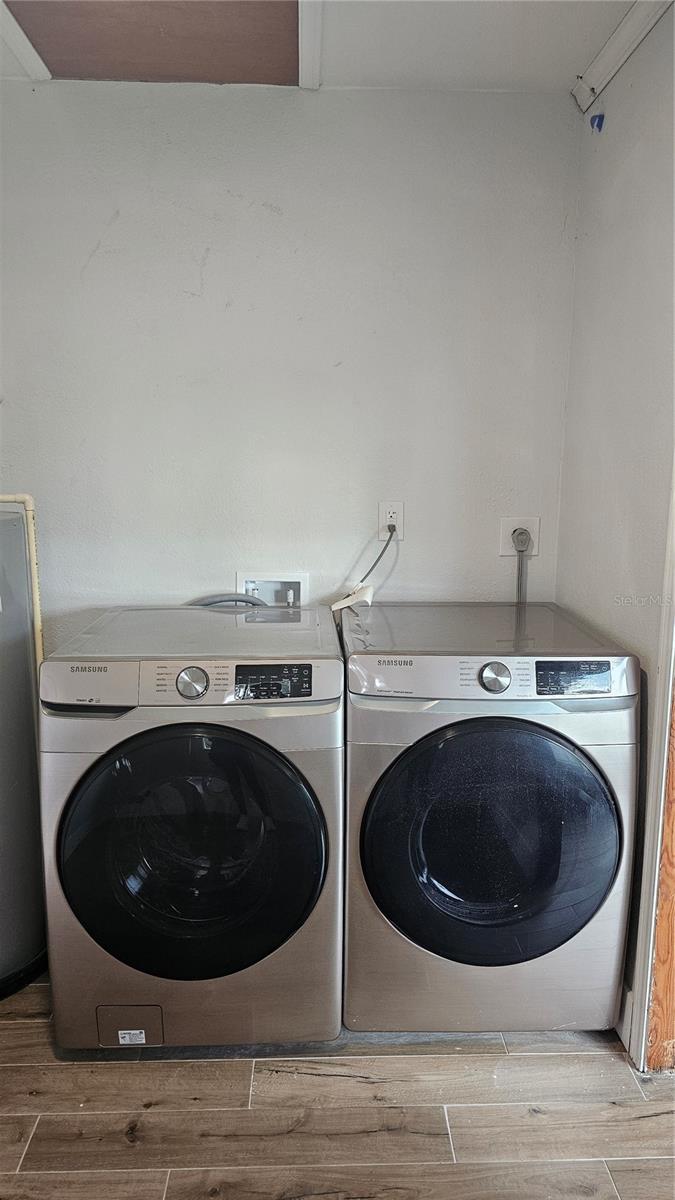 1806 E LINDA ST — photo 16