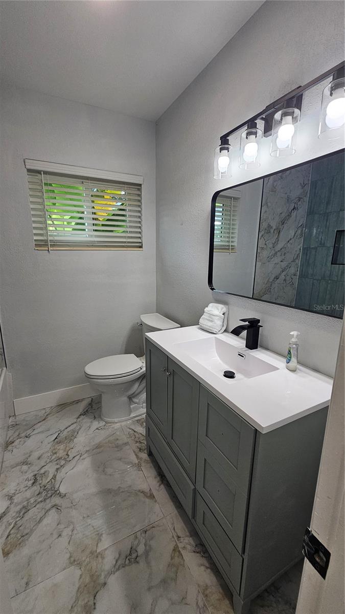 1806 E LINDA ST — photo 17