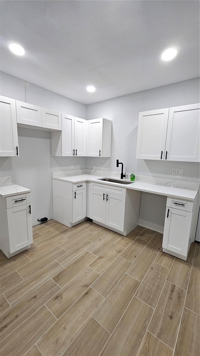 1806 E LINDA ST — photo 23
