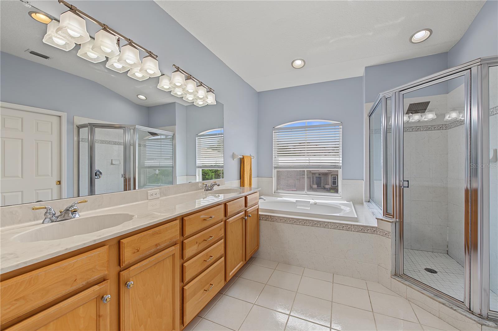 2309 MESSENGER CIR — photo 32
