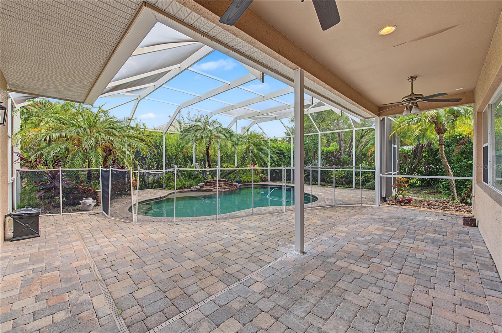 2309 MESSENGER CIR — photo 46