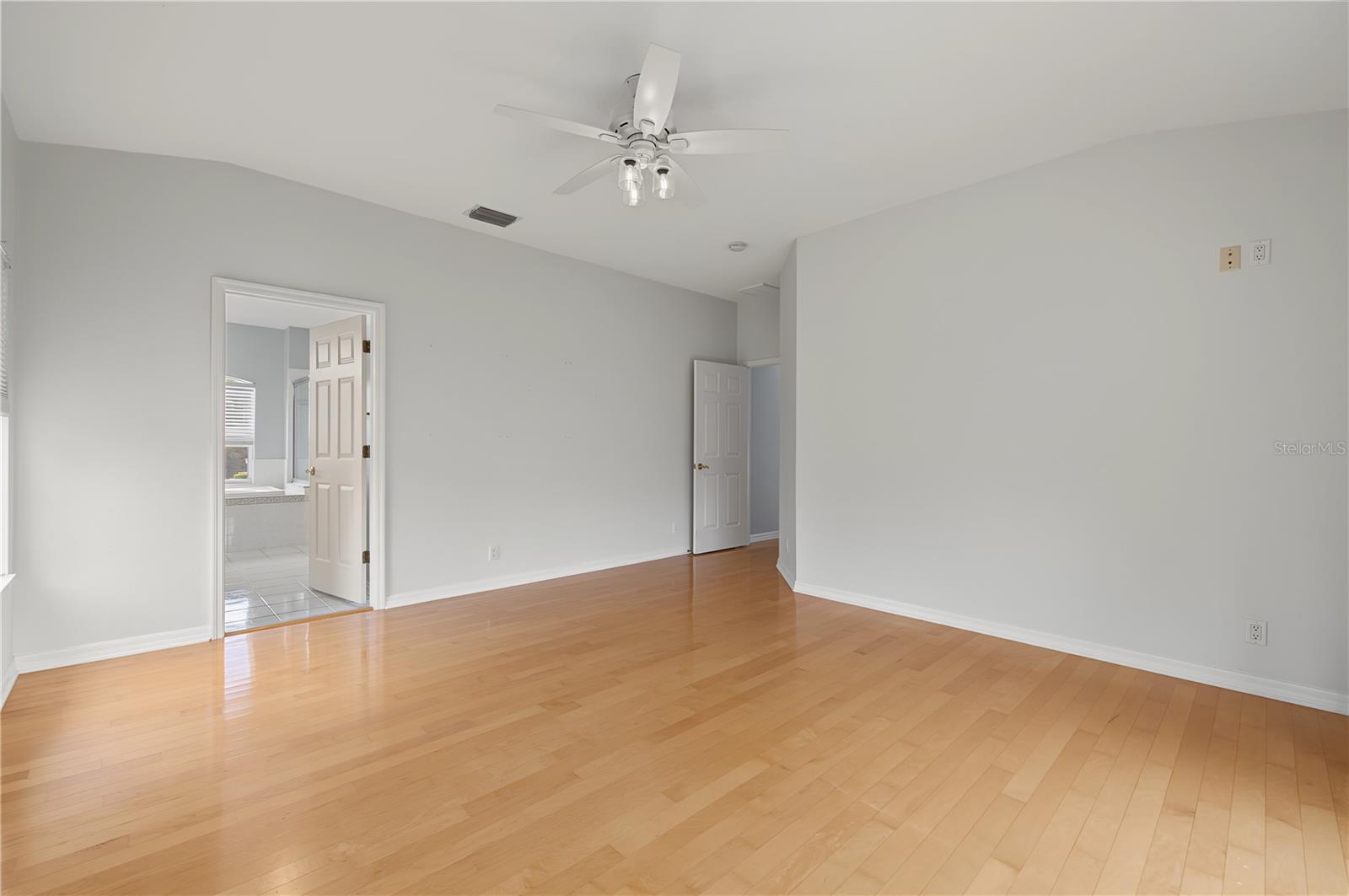 2309 MESSENGER CIR — photo 30