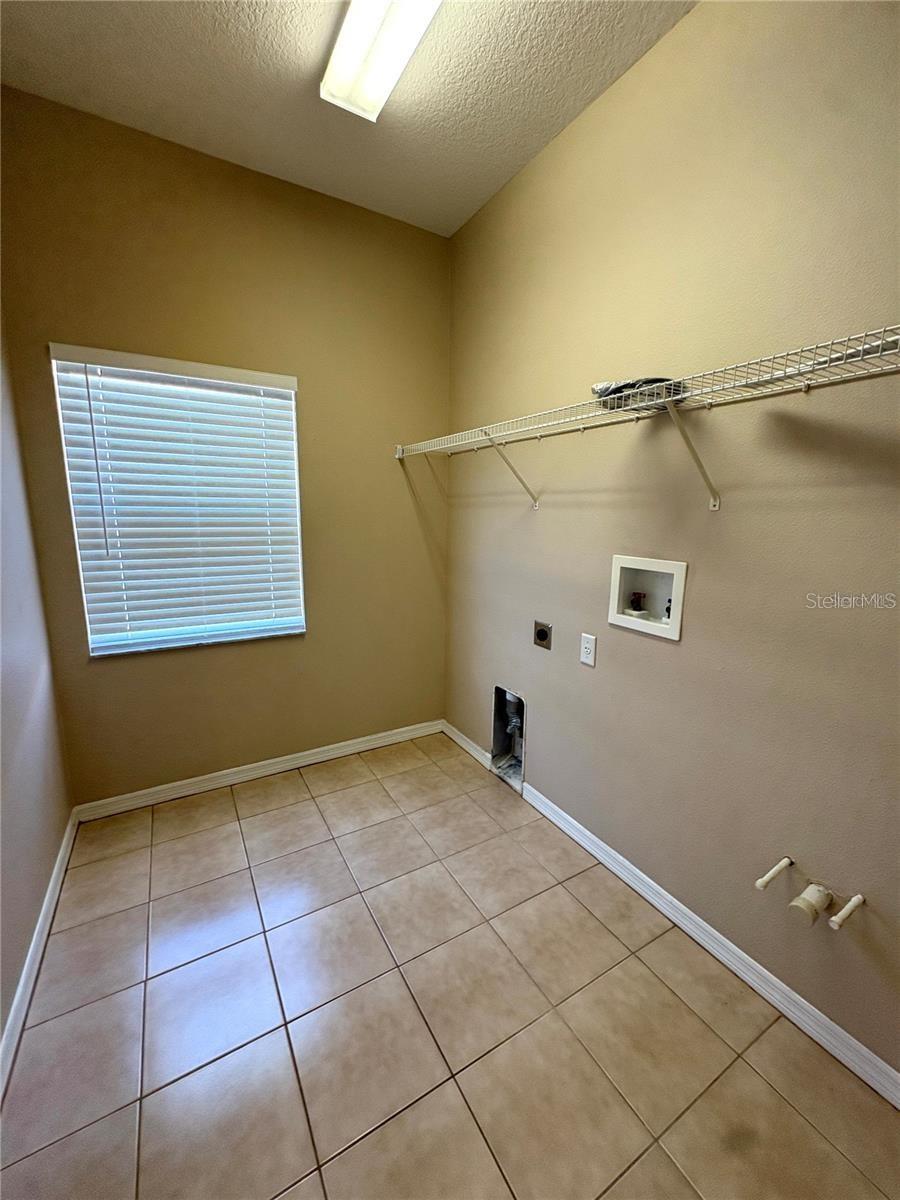 1849 MIRA LAGO CIR — photo 8